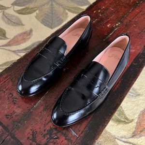 Black J.Crew leather pointed penny loafers size 6.5